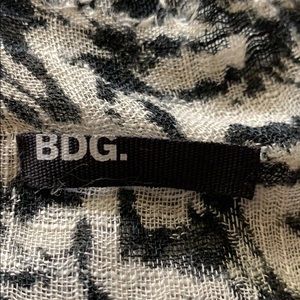 BDG Accessories - Bdg, navy and grey scarf. Lightweight in gd.cond. BDG Accessories - Bdg, navy and grey scarf. Lightweight in gd.cond.